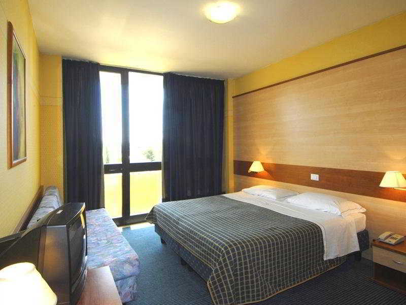Hotel Centro Turistico Gardesano Bussolengo Exterior photo